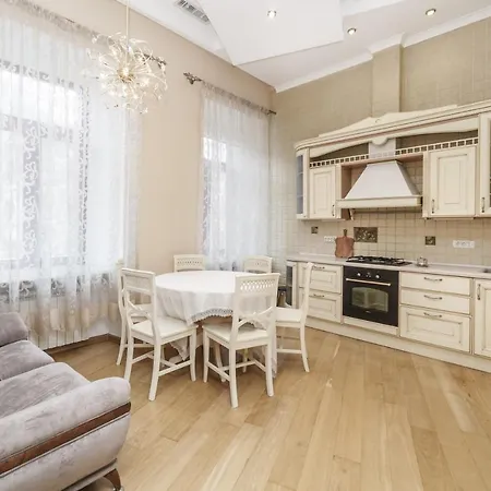 Katerynyska 2 Level With Sauna אודסה